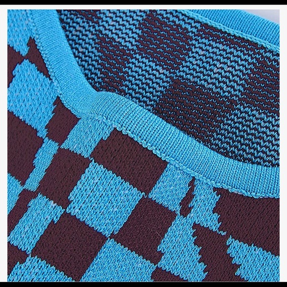 NWT Retro Geometric Tank - Picture 4 of 5